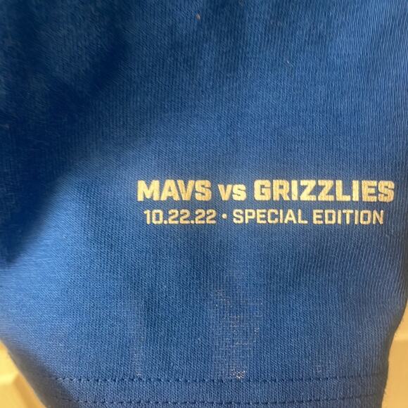 Dallas Mavericks blue short sleeve XL t-shirt Mavs Grizzlies 10-22-22 - Picture 4 of 6